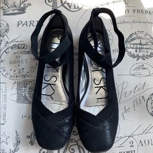 Riley Sky girl flats sz 4